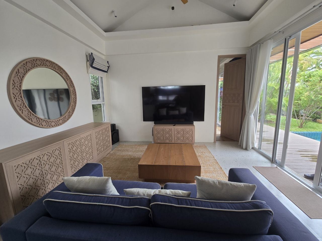 Villa XXX, Baan-Bua, Най Харн — территория