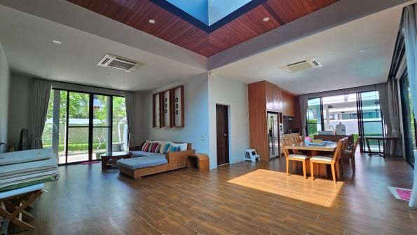 Villa BD05, Baan-Bua, Най Харн — modern zen с салой и открытой гостиной у бассейна, фото 11