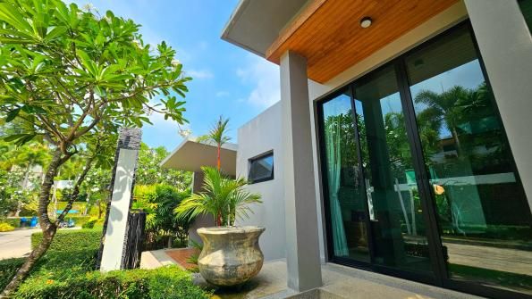 Villa BD05, Baan-Bua, Най Харн — modern zen с салой и открытой гостиной у бассейна, фото 17